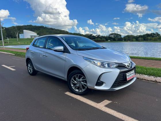 TOYOTA YARIS 1.5 16V FLEX XS MULTIDRIVE TOYOTA YARIS 1.5 16V FLEX XS MULTIDRIVE